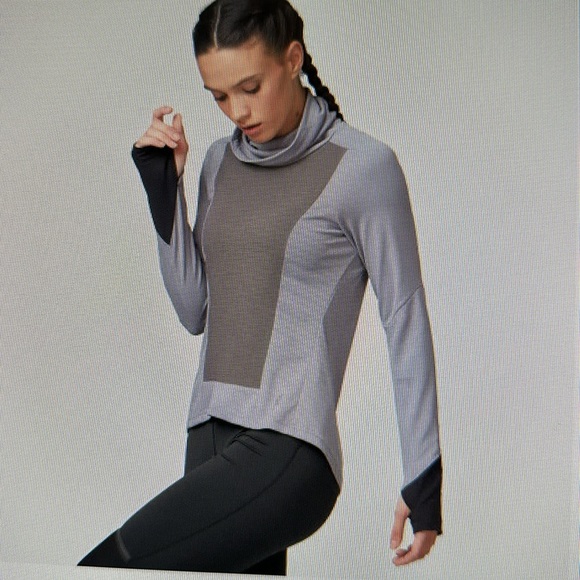 On Weather Performance Shirt in Fossil | Rock   *NWOT - Picture 10 of 15